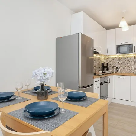 Jasny I Elegancki Apartament W Gdansku Z Biurkiem Do Pracy Zdalnej By Renters *