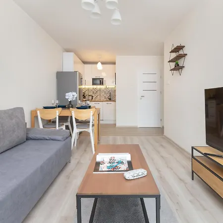 Jasny I Elegancki Apartament W Gdansku Z Biurkiem Do Pracy Zdalnej By Renters