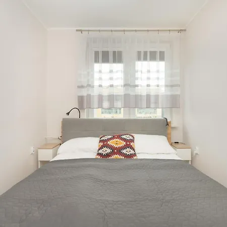 Jasny I Elegancki Apartament W Gdansku Z Biurkiem Do Pracy Zdalnej By Renters 아파트