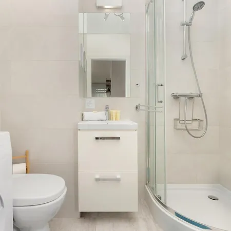 Jasny I Elegancki Apartament W Gdansku Z Biurkiem Do Pracy Zdalnej By Renters Διαμέρισμα *